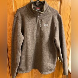 XL Men’s Northface Pullover
